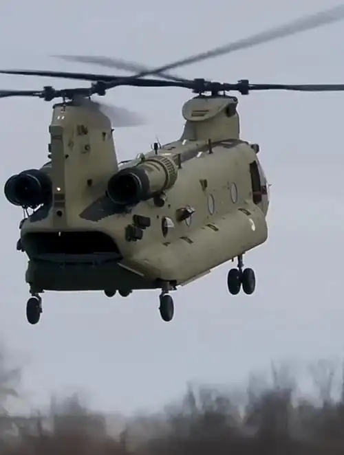 ch - 47支奴干强悍无比,一只能拉起黑鹰的直升机