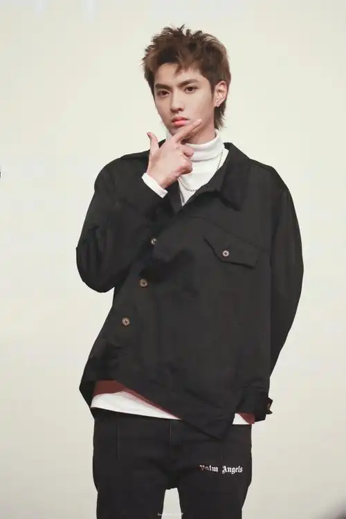 2018吴亦凡《欧洲攻略》上海见面会_高清图片大全-爱豆app