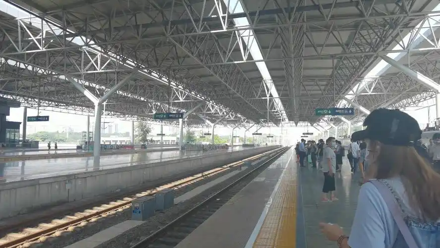 2160k60fpsd5786次列车进宜昌东站2021年