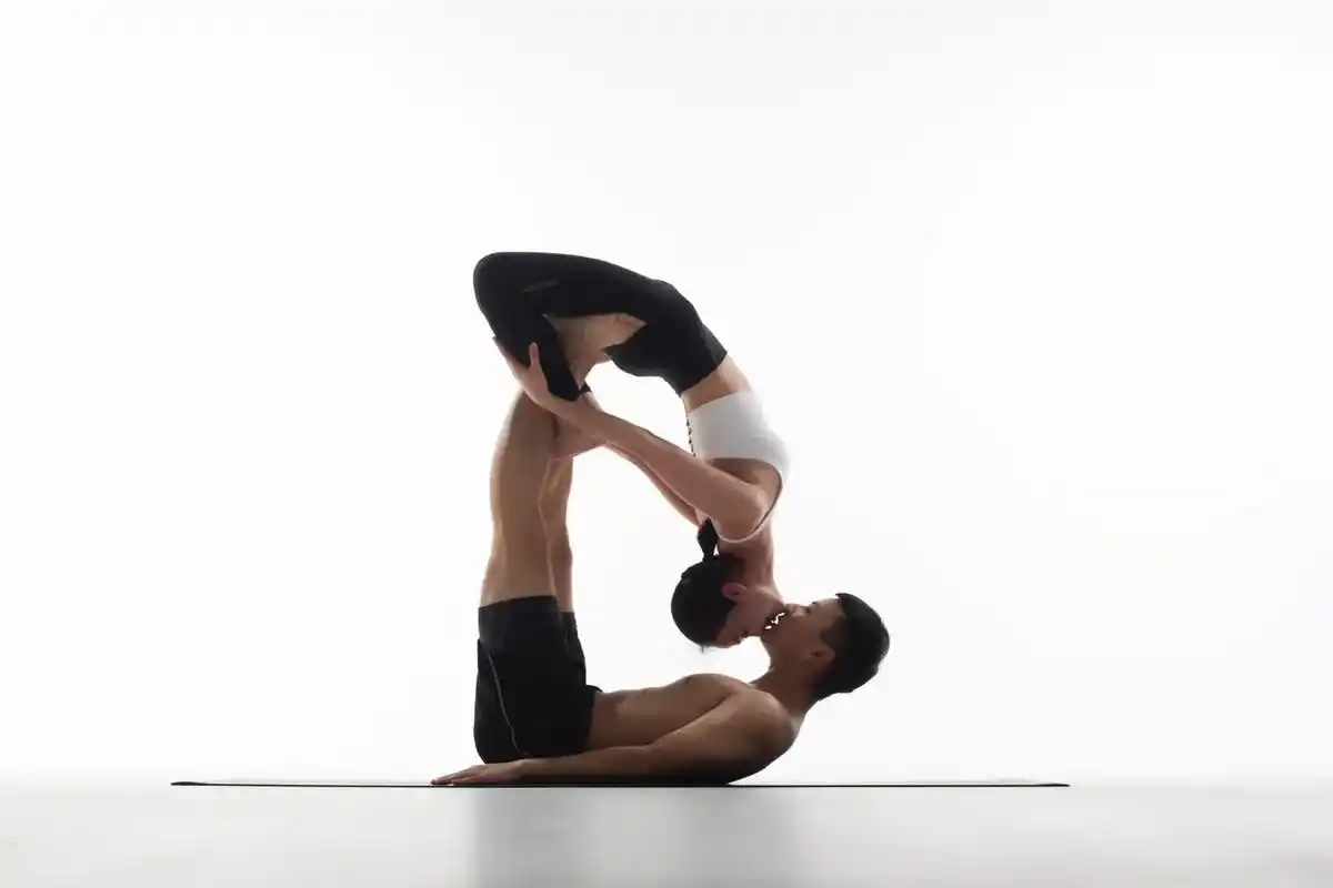 双人瑜伽 #高难度动作 #youga #瑜伽摄影 高难度瑜 - 抖音