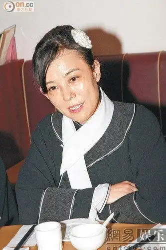 刘家良出殡遗孀翁静晶追讨500万分红