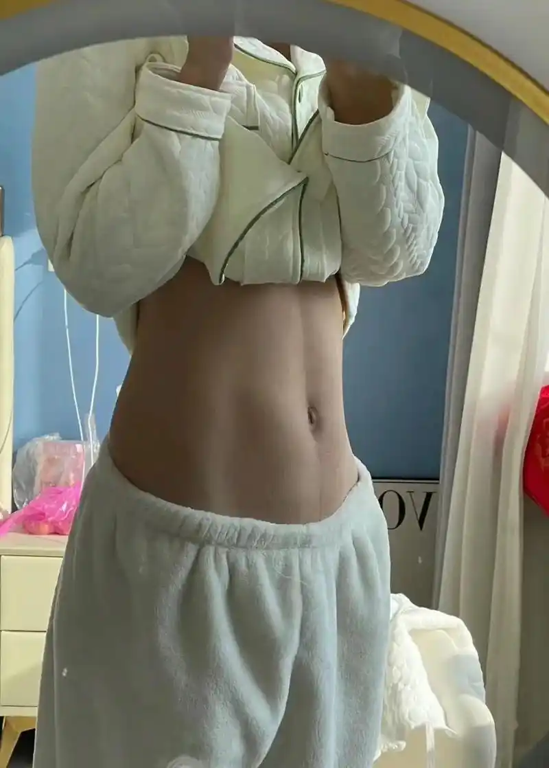 你们觉得,这是生完多久的肚子呢.答案揭晓,就是生完第3周啦  - 抖音