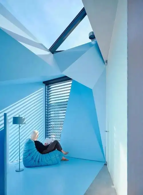 流行2023春夏五大流行色宁静蓝