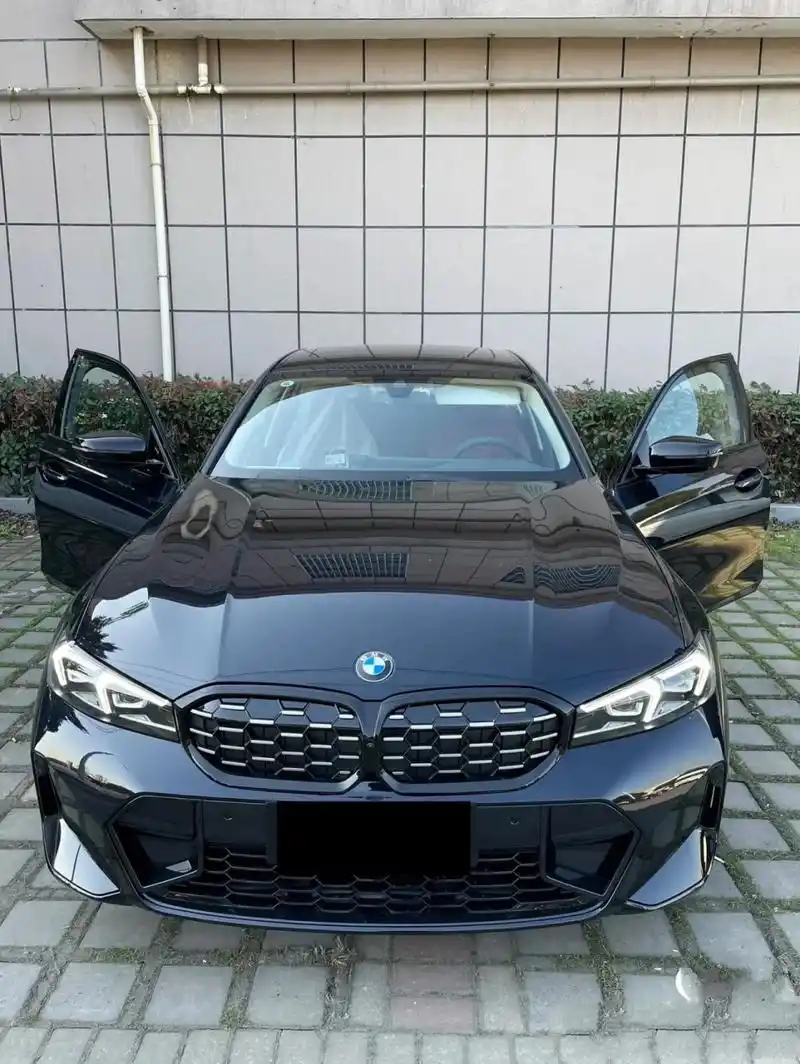 宝马325i还是325li哪个好看 女生不在乎空间,在乎侧面哪个好看 大家一