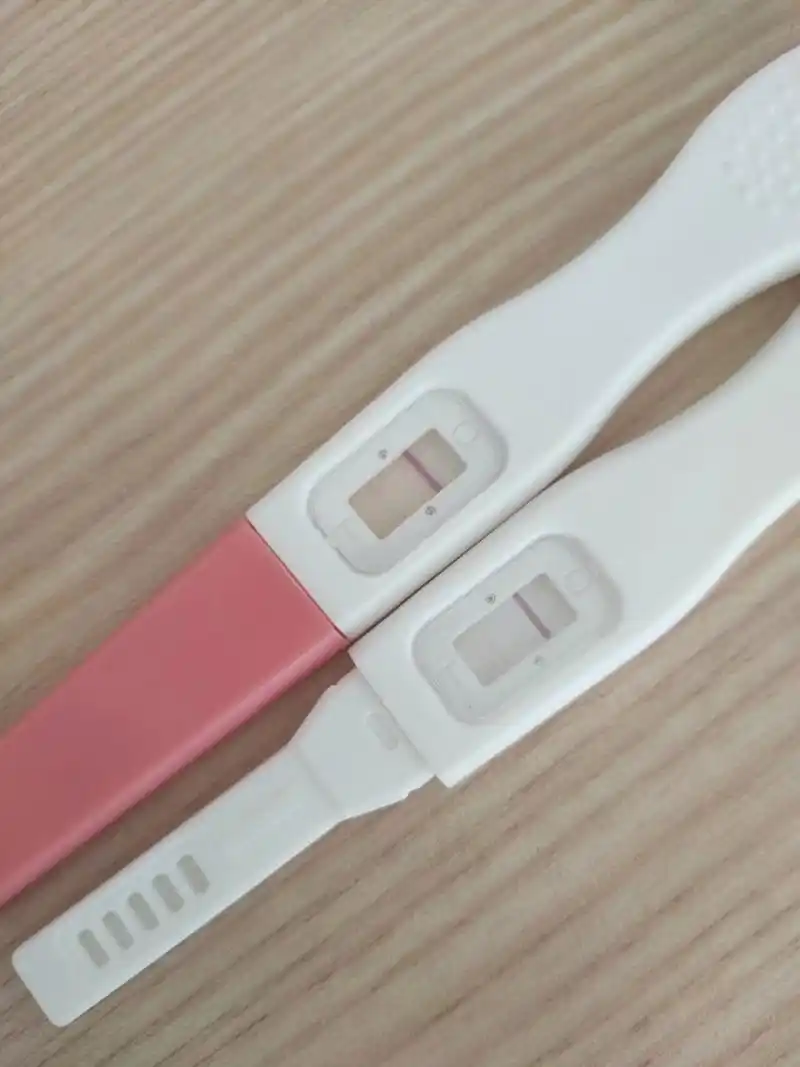 可孚 有人用过可孚验孕棒么,客服说是没怀,我这是亲妈灰么,还是可孚验