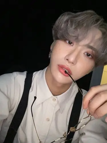 是帅哥就要用原相机自拍 希望2021是原相机自拍年 请掀起原相机自拍