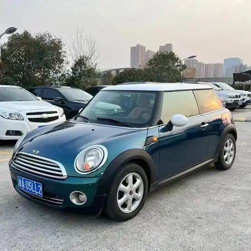 2010年10月,宝马mini cooper 1.6l自动挡,十