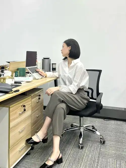 办公室穿搭74白衬衫西装裤职场通勤风