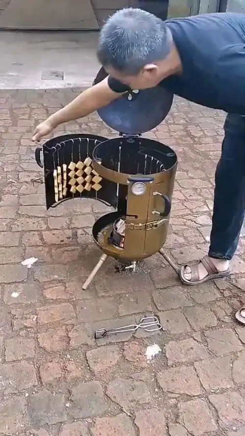 大爷自制烤炉,结果简单实用,隔壁大妈可羡慕坏了!