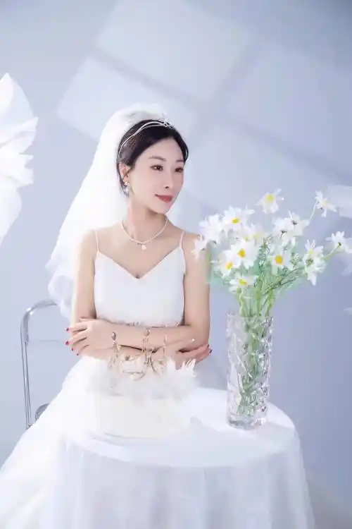 近年来王菲菲跟郑州慈善总会豫兴爱心帮扶慈善基金做