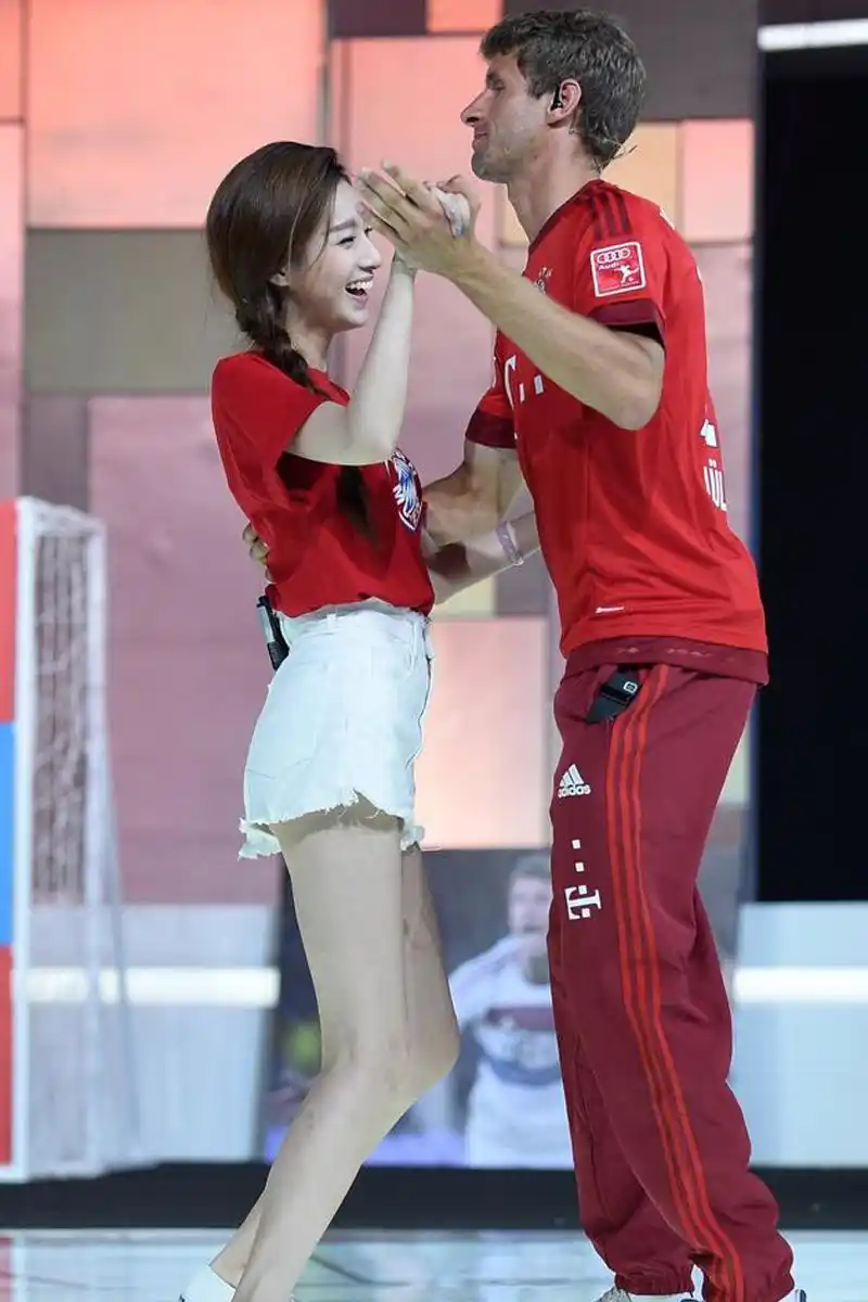 还记得马凡舒初登cctv5时这组宣传照吗天下足球男主持评价4个字