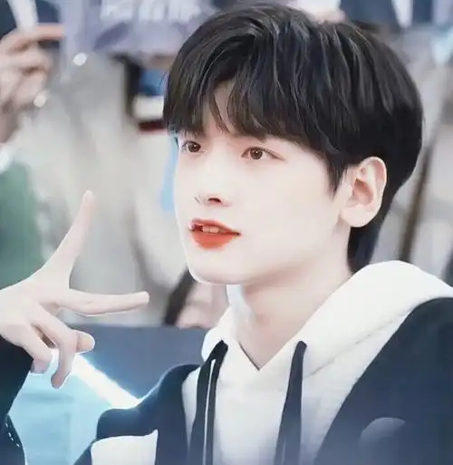 翟潇闻-零碎头像铺-话本小说网