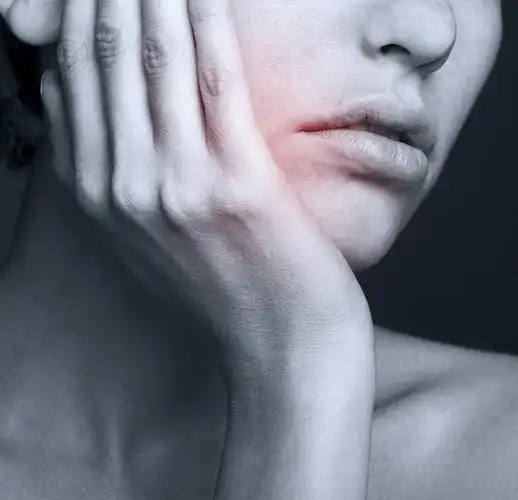 牙疼别硬撑教你几个止疼绝招