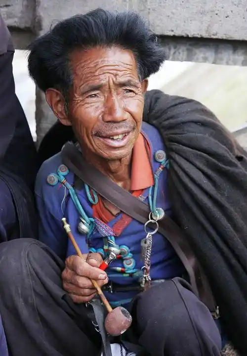 大凉山秘境 彝人家乡 最美布拖_服饰_同胞_尔瓦