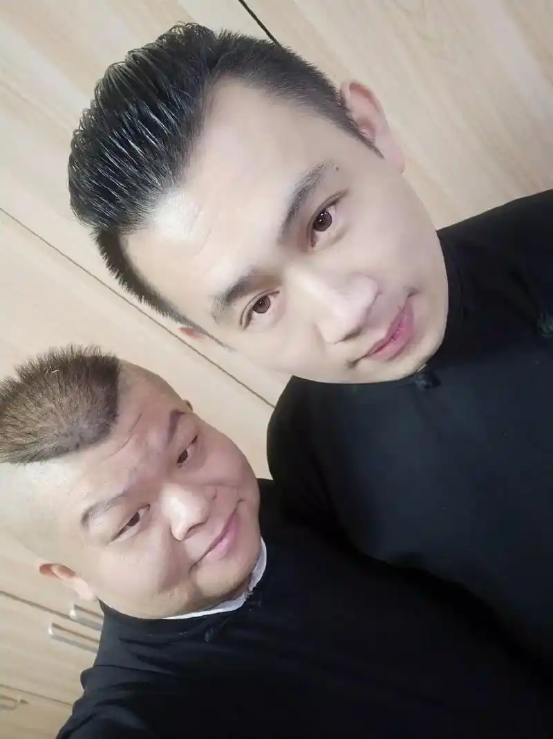 原创德云社吴鹤臣脑出血众筹遭质疑,妻子回应未动善款,会陪他走下去