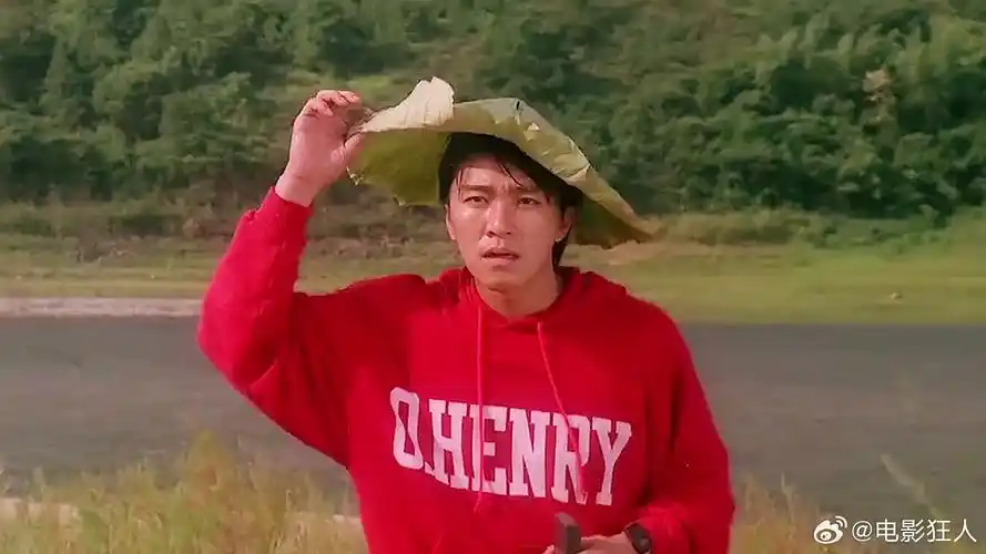 赌圣星爷利用特异功,穿越时空回到上海,对如梦一见钟情