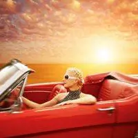 美女跑车头像微信图片【点击鼠标右键下载】