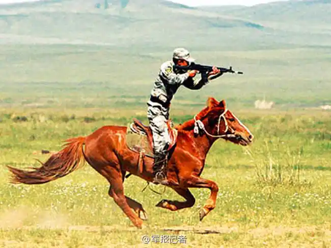 马刀下的辉煌中国最后的骑兵部队