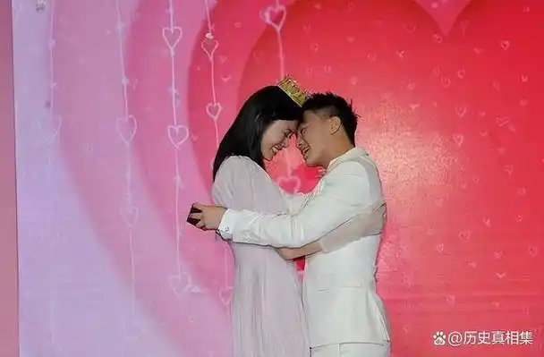 奚梦瑶与何猷君分别在微博上发布了三张结婚照,正式宣布二人的婚礼
