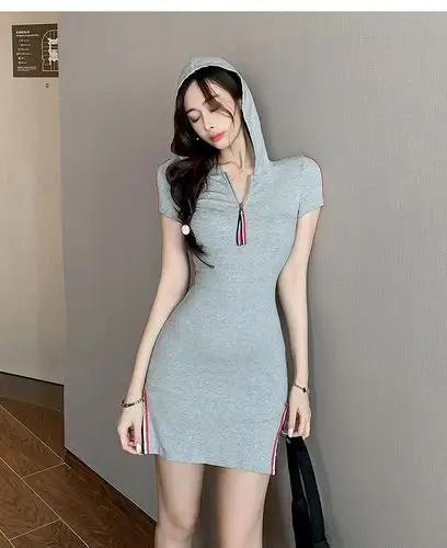 年青款中长款恤裙夏装减龄修身显瘦连帽紧身包臀开叉连衣裙a7025