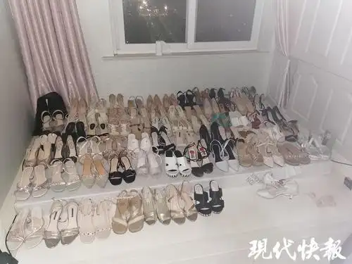 独居小伙专偷女鞋飘窗上摆了70双开展