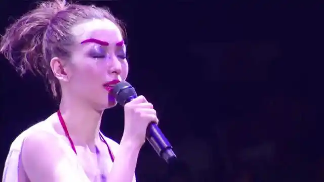 郑秀文演唱会版《终身美丽 眉飞色舞》