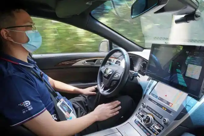 自动驾驶撞人谁之过深圳为自动驾驶汽车上路定新规