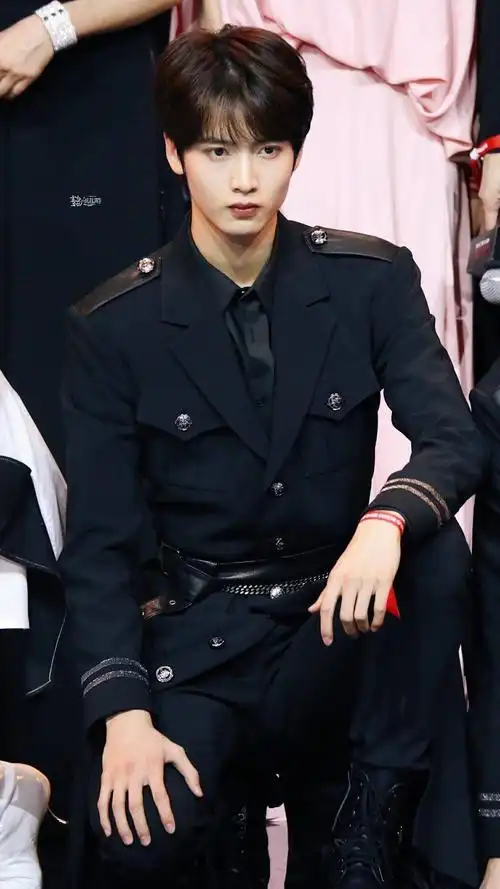 主题:如果在营里选一对cp去演天官赐福,南以颜喻