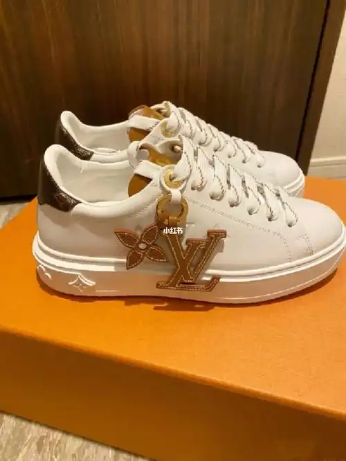 有闲置奢侈品的宝子们,欢迎来找我们呀～0101闲置鞋子占空间,扔了