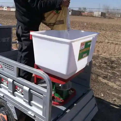 车载式前置撒肥机12v电动甩肥机农用电动前置籽肥撒播机志成批发