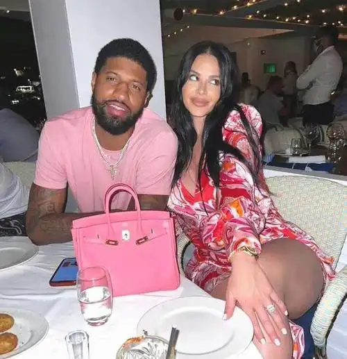 乔治妻子身材傲人,曾是舞娘|贝弗利|卡戴珊|保罗·乔治|乔治(特拉比松