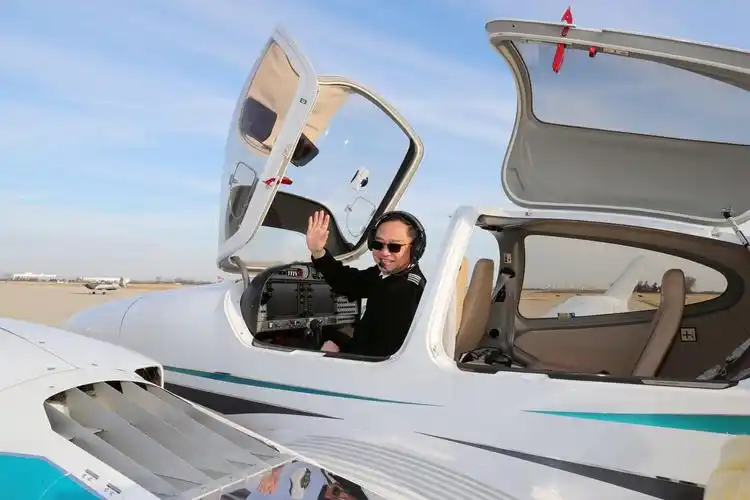 张博开始第二次环球飞行_飞机