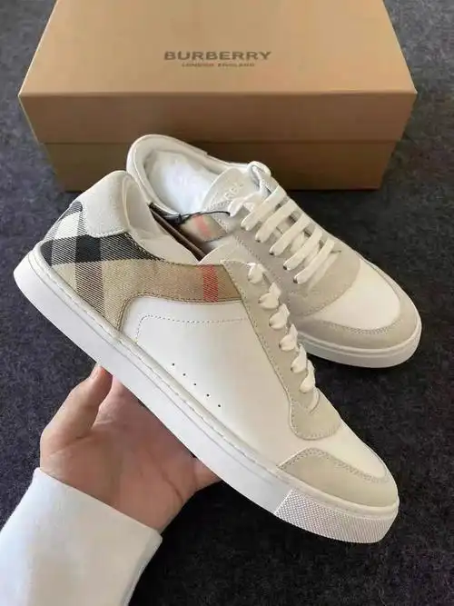 burberry帆布拼皮小白鞋男女可穿黑白两色