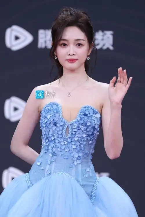 吴宣仪#星光大赏红毯# 生图糖分超标咯宣仪看得出她是