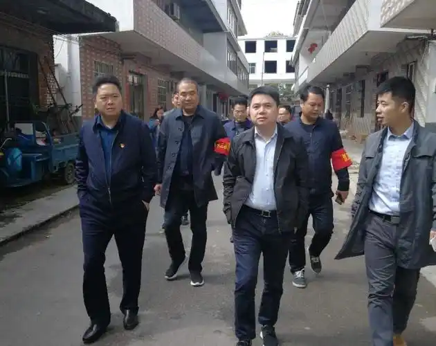 创双城提品质上饶经开区在行动孔国松深入一线检查指导创卫工作