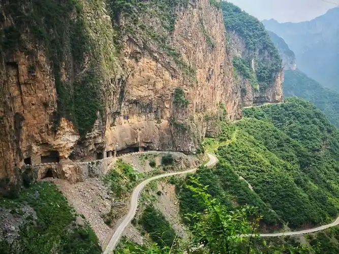 锡崖沟挂壁公路