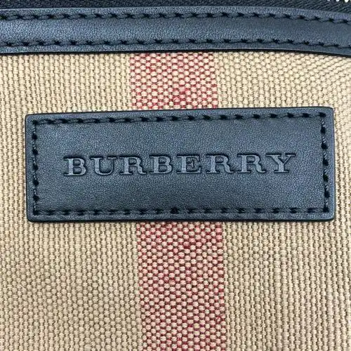 burberry巴宝莉战马水桶包真假鉴定