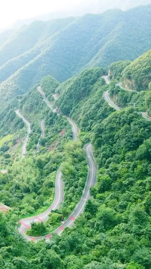 皖南川藏线又称"江南天路,皖南318",江浙沪皖最火的自驾游线路,全长