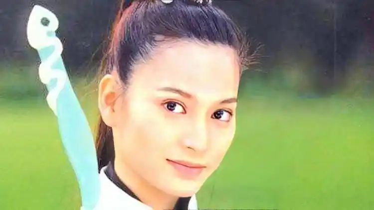 被传贪慕虚荣如今落魄卖鱼?香港演员樊亦敏才是难得的真侠女