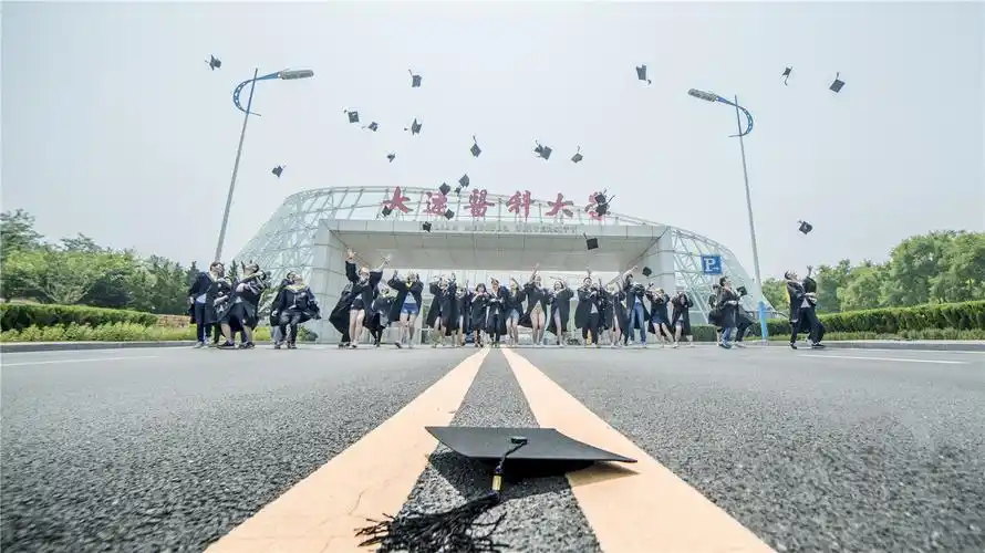 美丽校园-欢迎光临大连医科大学