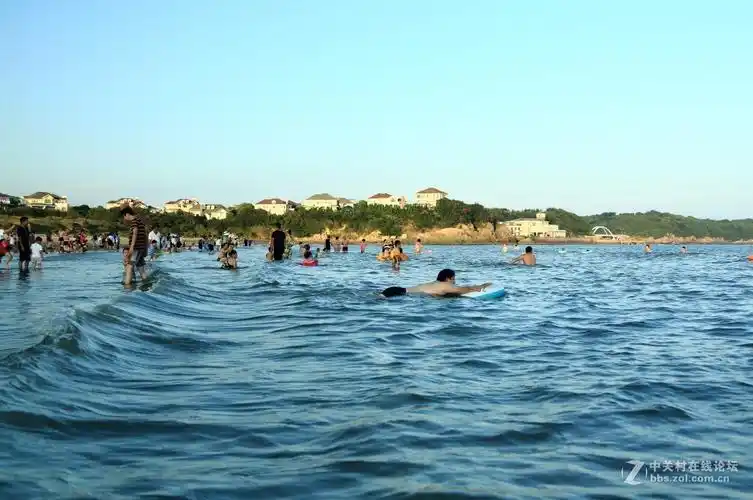 舟山朱家尖游记欢腾的海滨浴场