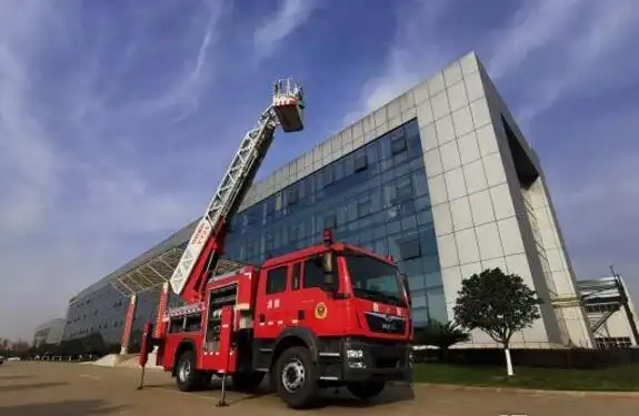 中联重科首款城市云梯消防车下线解决城市高空救援痛点