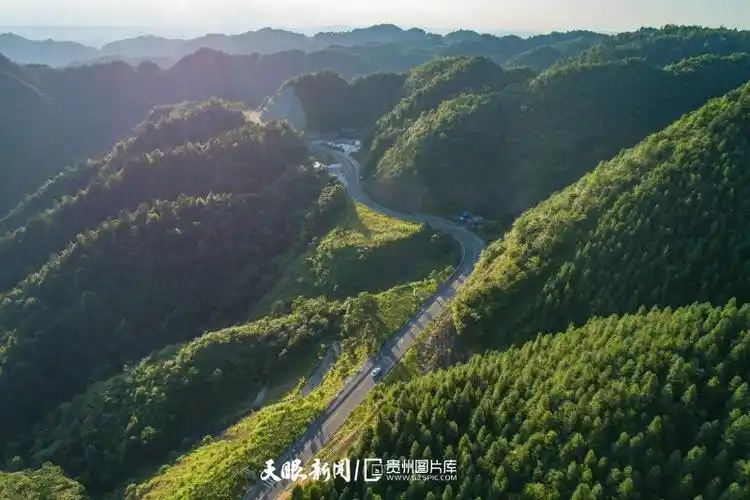 赞贵州这条国道获全国大奖