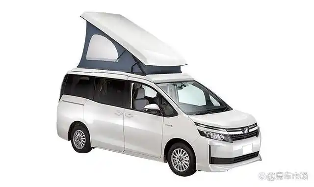 mpv与房车的结合,丰田voxy升顶露营车,7座两张床可睡4人