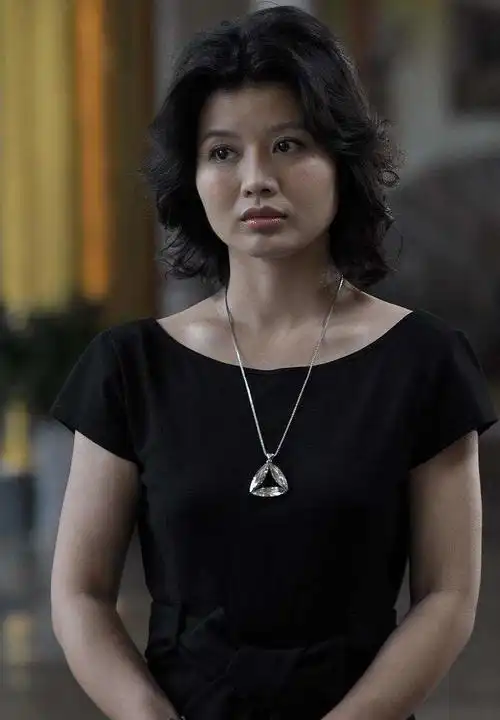 程愫在怀孕时被初恋背叛男子净身出户她经历婚变成长得更完美