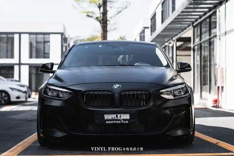 宝马1系改色电光武士黑视频赏析