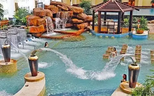 温泉酒店冬风起腊鸭肥低至3折￥299抢住新丰江源山庄泡养生泉恒温泳池