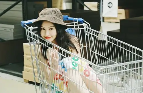 95后小花旦张珊珊,自出道以来已出演过多部影视作品,其清纯甜美的邻家