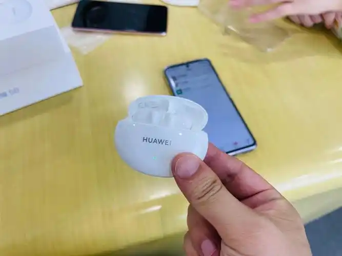 华为蓝牙耳机freebuds4i