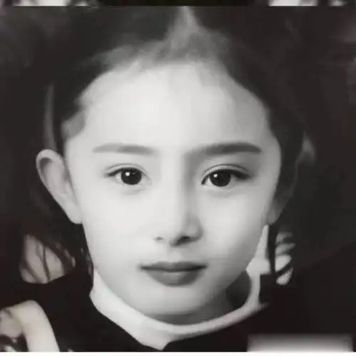 20位明星童年照,胡歌肉嘟嘟的好可爱